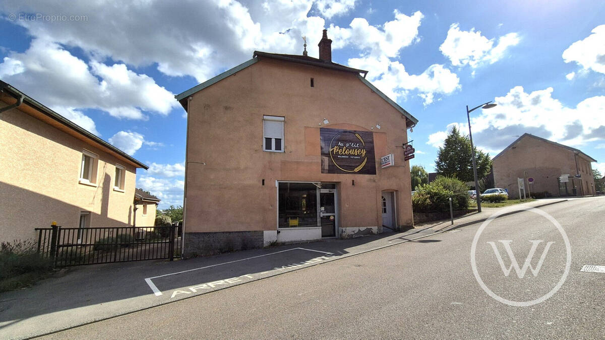 Commerce à POUILLEY-LES-VIGNES