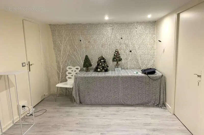 Commerce à PARIS-17E