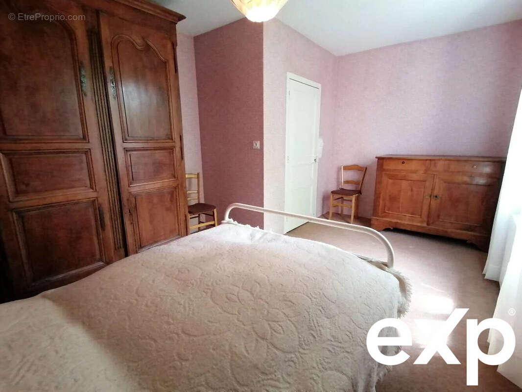 Maison à SAINT-SULPICE-LES-FEUILLES