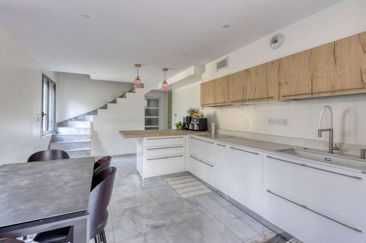 Maison à LE PONT-DE-CLAIX