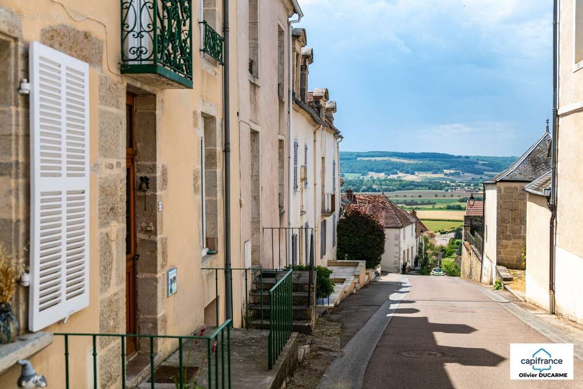 Maison à vendre 7 pièces ALISE SAINTE REINE (21) avec 5 chambres - photo 3
