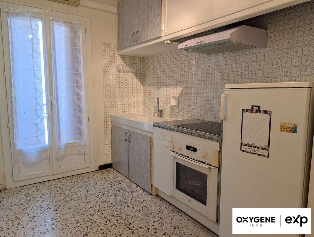 Maison à SAINT-LAURENT-DE-LA-SALANQUE