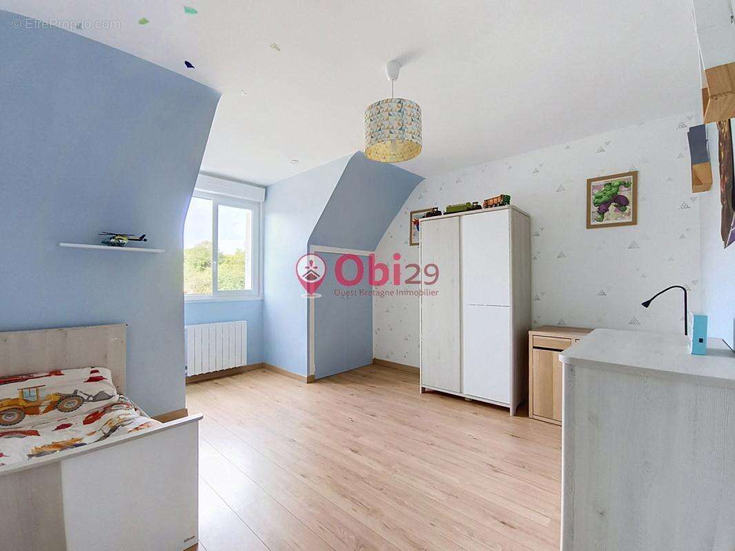 Une belle familiale rénovée avec goût, prête à vous accueillir ! - photo 15