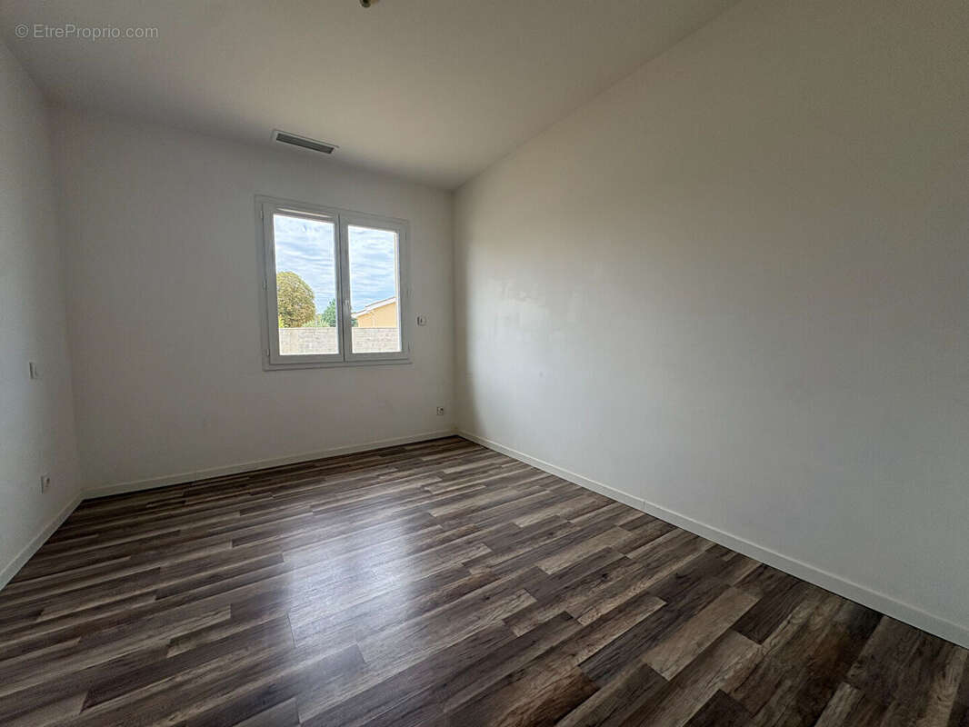 Maison Pompignac 4 pièce(s) 100 m2 / 792 m² de terrain - photo 13