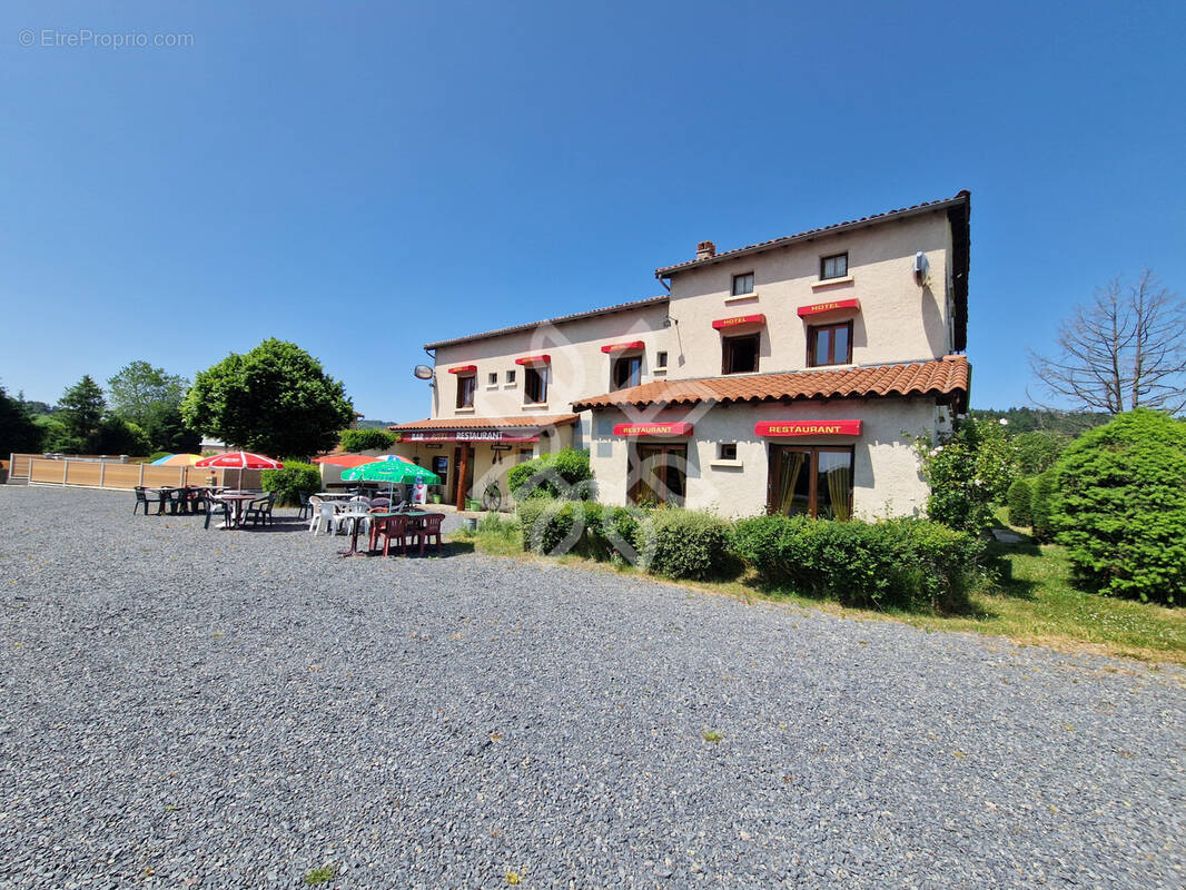 Maison à SAINTE-EUGENIE-DE-VILLENEUVE