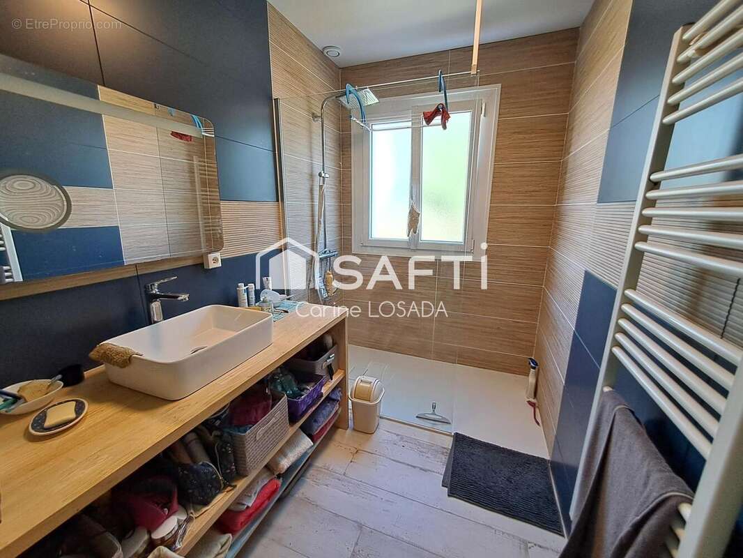 Maison 124 m² à Saint-Denis-Du-Payre  - photo 8