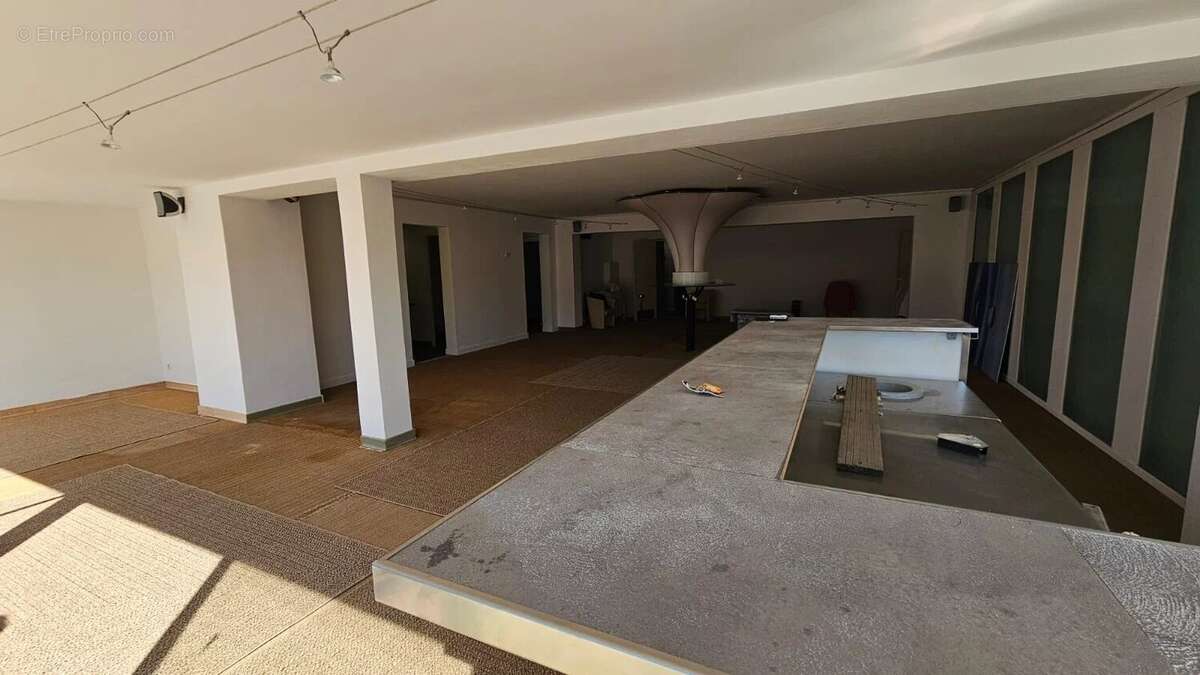 Commerce à GRUISSAN