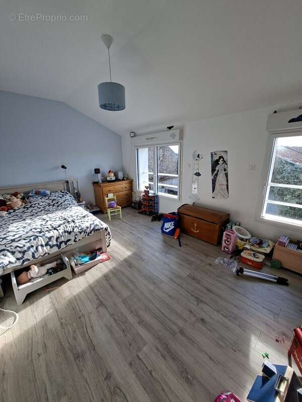 Maison à SAINT-ETIENNE-DE-MONTLUC