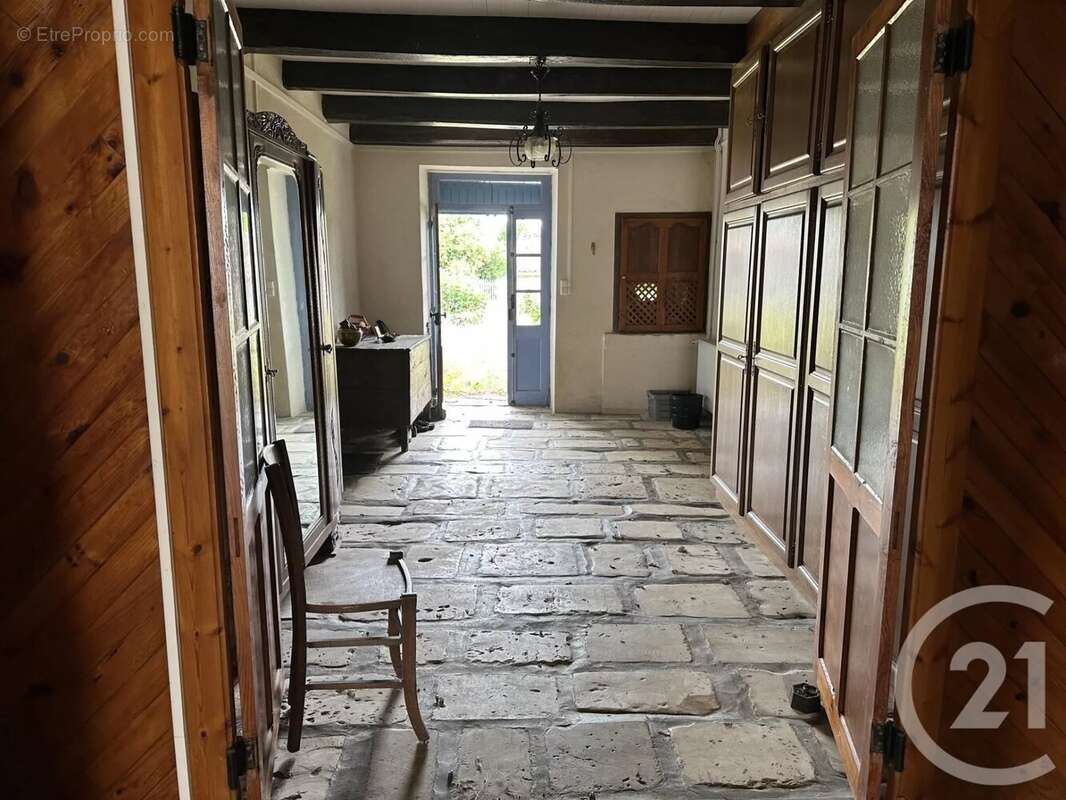 Maison 561 m² à Melleran  - photo 6