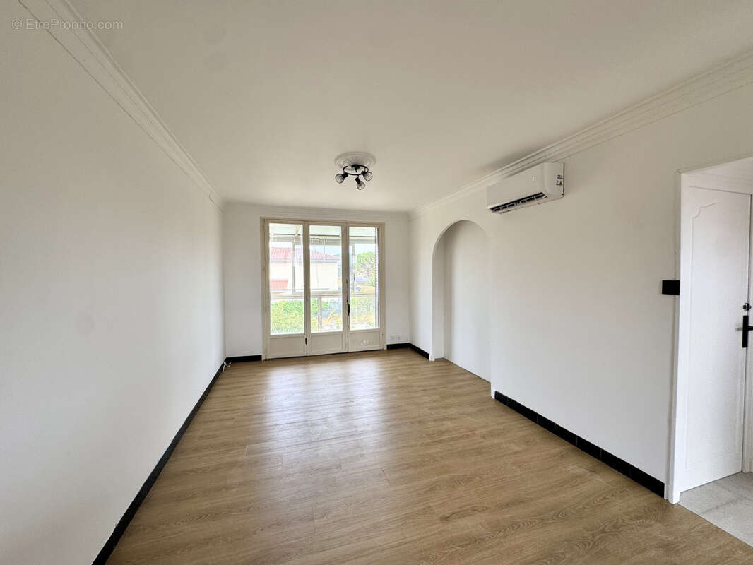 Maison rénovée de 75 m2 avec sous-sol complet   Saint-Alban-de-Roche (38080) - photo 3