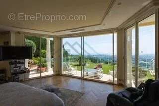 Chambre Parquet - Maison à VALLAURIS