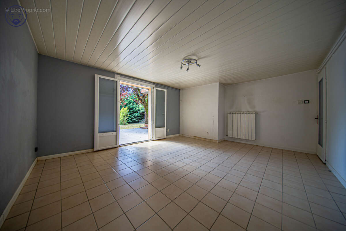 Maison à PULLIGNY