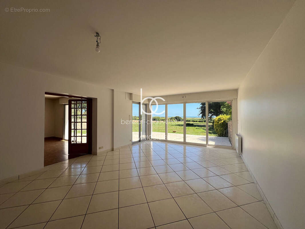 VENTE Propriété de Prestige SARZEAU  Vue Mer  6 Chambres  Première Ligne  Suscinio - Landrezac (56370) - photo 14