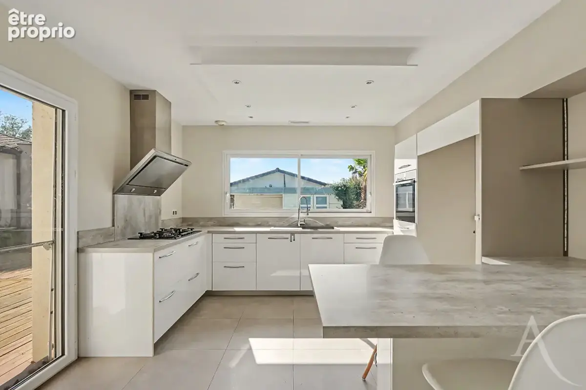 Villa contemporaine Plain pied- 172m² - Piscine - Terrain 1230 m² - photo 6