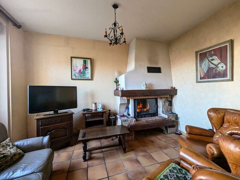 Maison à LA TESSOUALLE