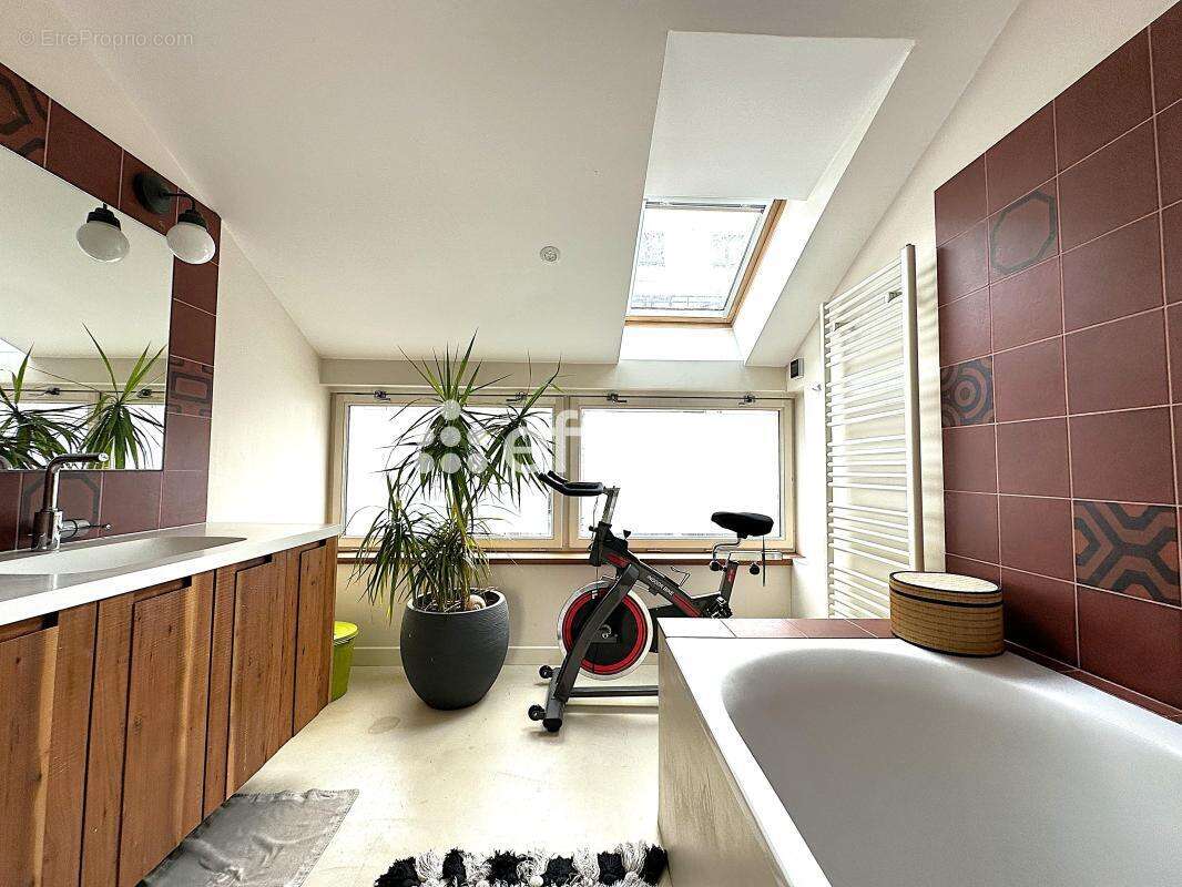 Appartement à PARIS-11E