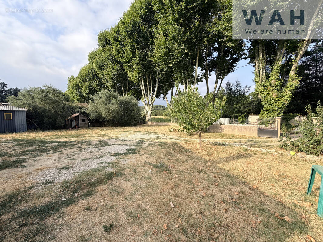 Terrain à AIGUES-VIVES
