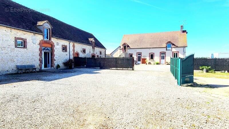 Maison à CHARTRES
