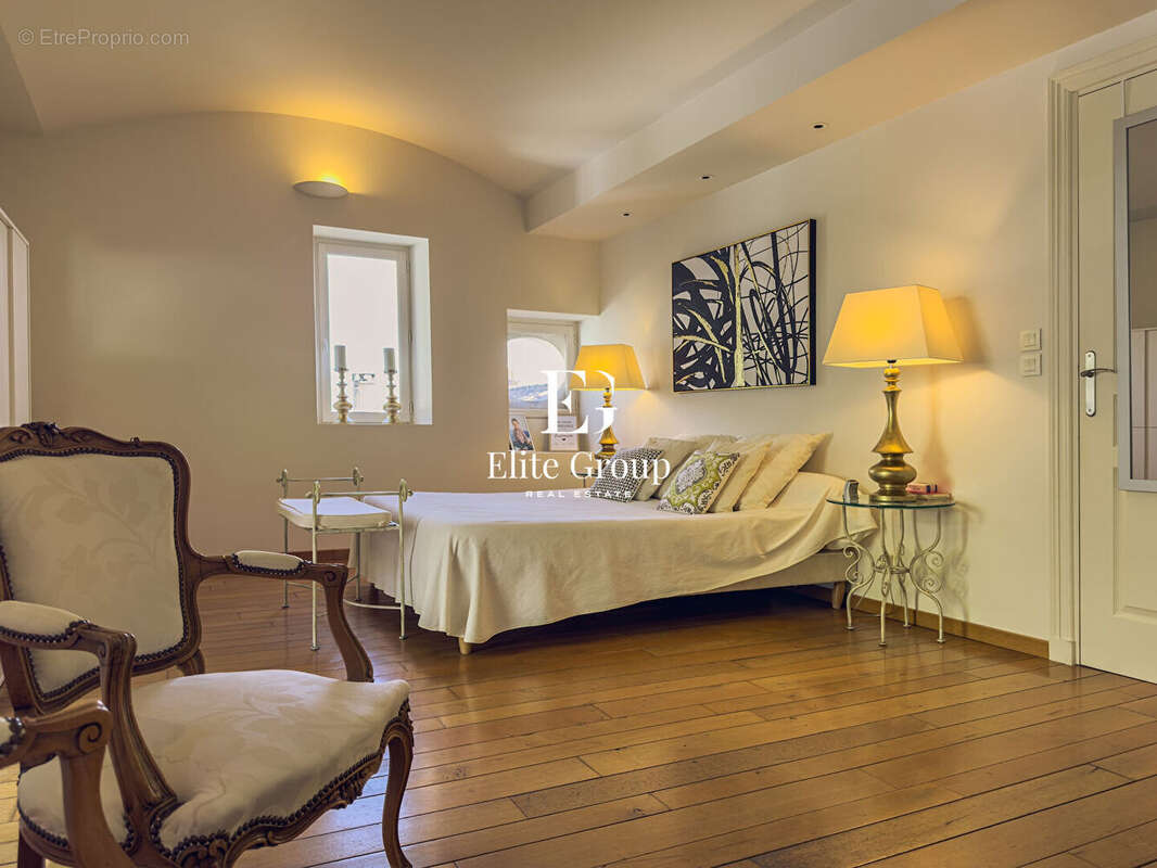 A vendre magnifique maison en bas du plateau d'angouleme - 7 pièces - 213 m2 - photo 9