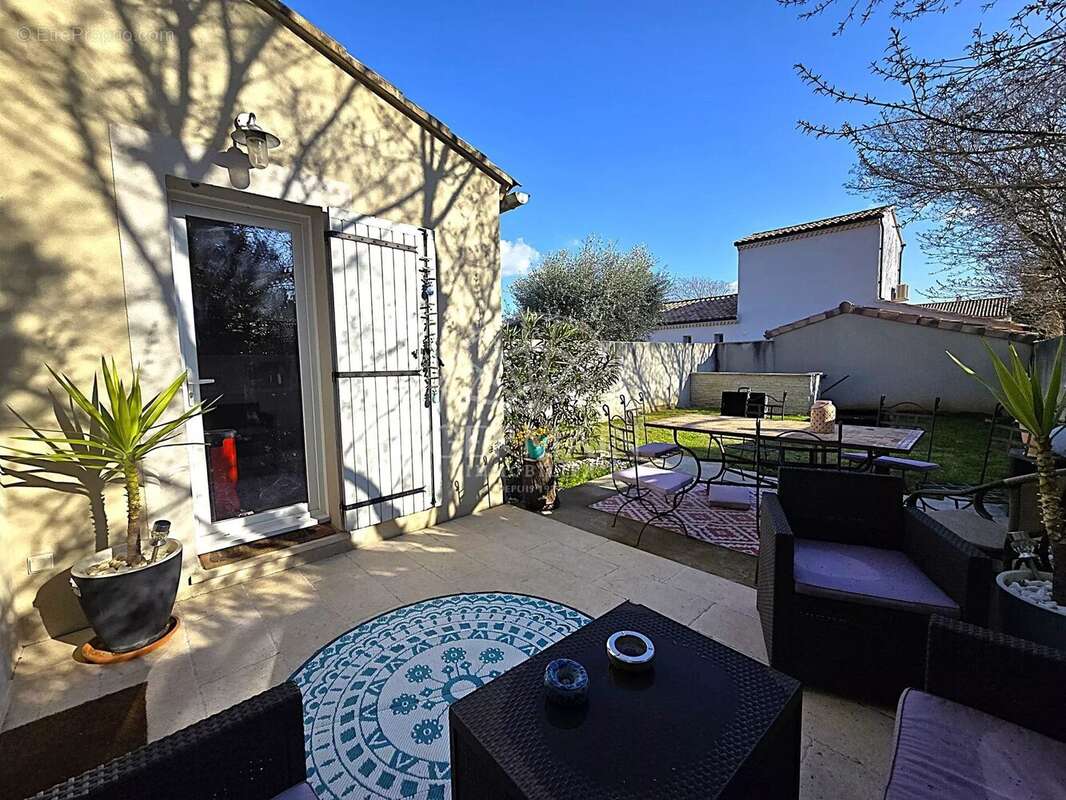 Maison à PERNES-LES-FONTAINES