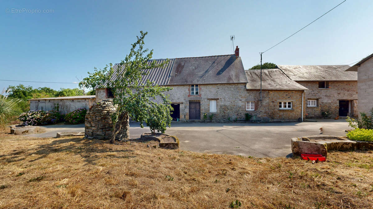 Longère de 146m2 avec dépendances sur 2 hectares. - photo 3