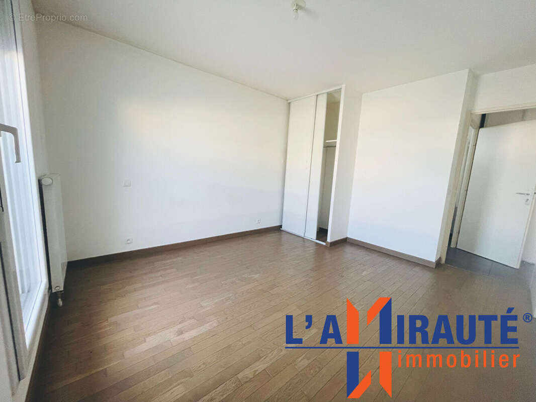 Appartement à SARTROUVILLE