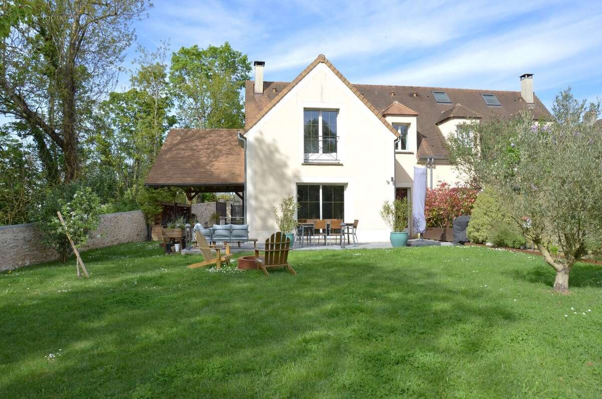 Maison à VILLIERS-LE-BACLE