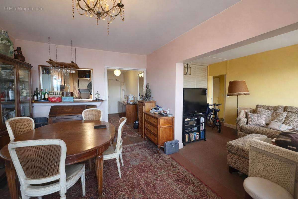 Appartement à PARIS-20E