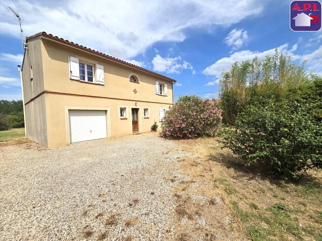 Maison à CALMONT