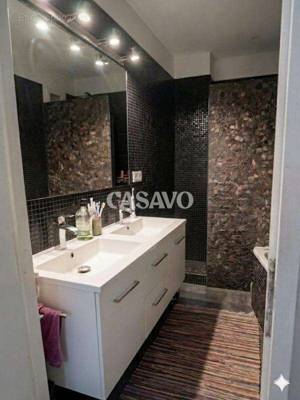 Appartement à MARSEILLE-6E