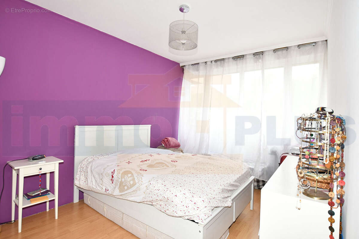 Appartement à FONTENAY-LE-FLEURY