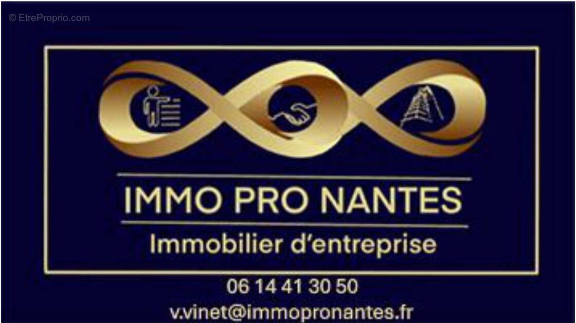 A VENDRE - LABORATOIRE - Montaigu Vendee - 1 200 m2 - photo 12
