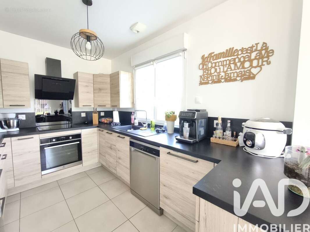 Maison 110 m² à Peroy-Les-Gombries  - photo 4