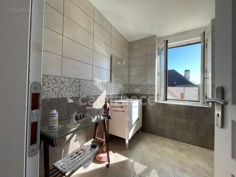 Maison à SAINT-MICHEL-DE-BANNIERES