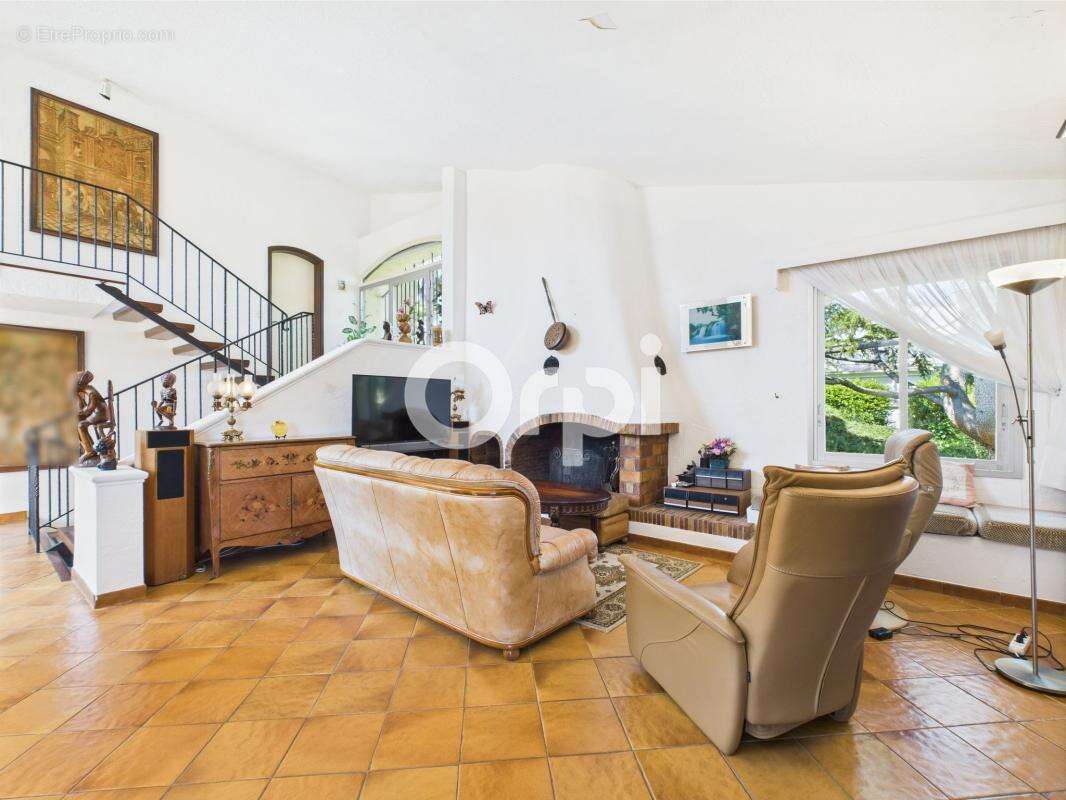 Maison à MANDELIEU-LA-NAPOULE