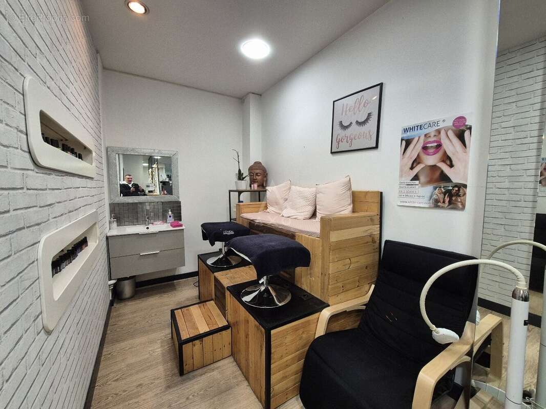 À VENDRE  Fonds de commerce Beauté, coiffure  Emplacement premium centre-ville de Caen - photo 6
