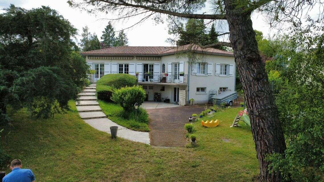 Maison à CHAMPNIERS