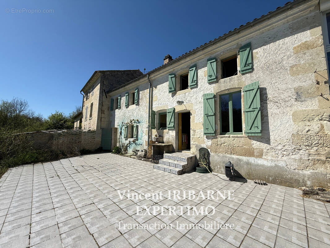 Maison à LA CHAPELLE-DES-POTS