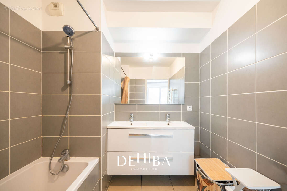 Appartement à MARSEILLE-8E