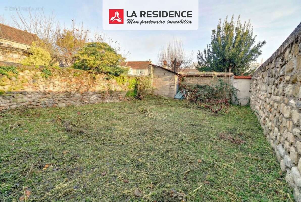 Maison à MAURECOURT