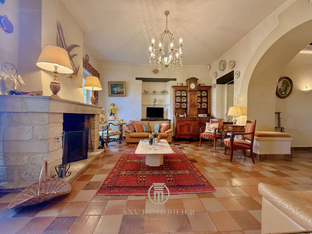 Maison à SEMUR-EN-BRIONNAIS