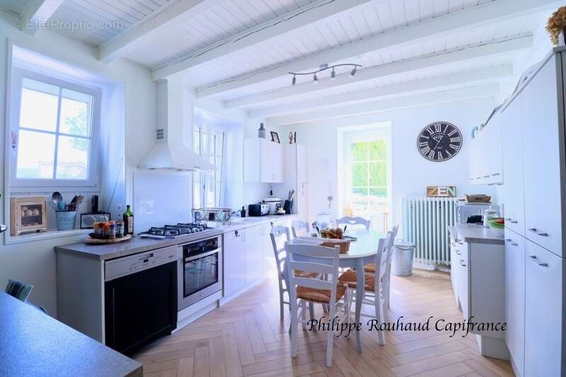 Maison à LOGE-FOUGEREUSE