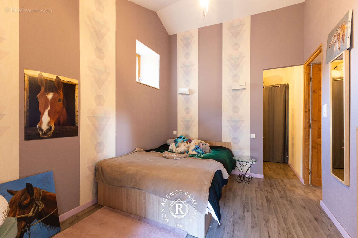 Maison à VIC-LE-COMTE