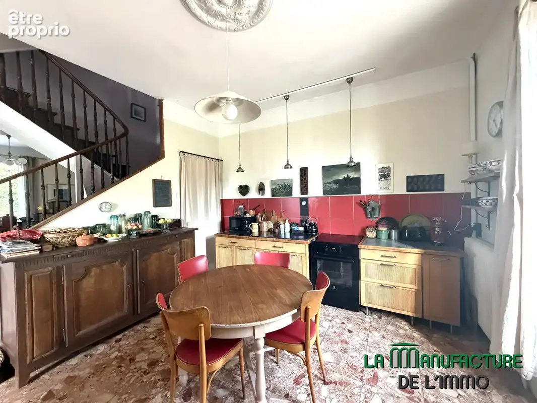 Maison bourgeoise de 1906 - 297.93 m2 habitables - parcelle de terrain de 2480 m2- secteur Cotatay / La Poura - photo 7