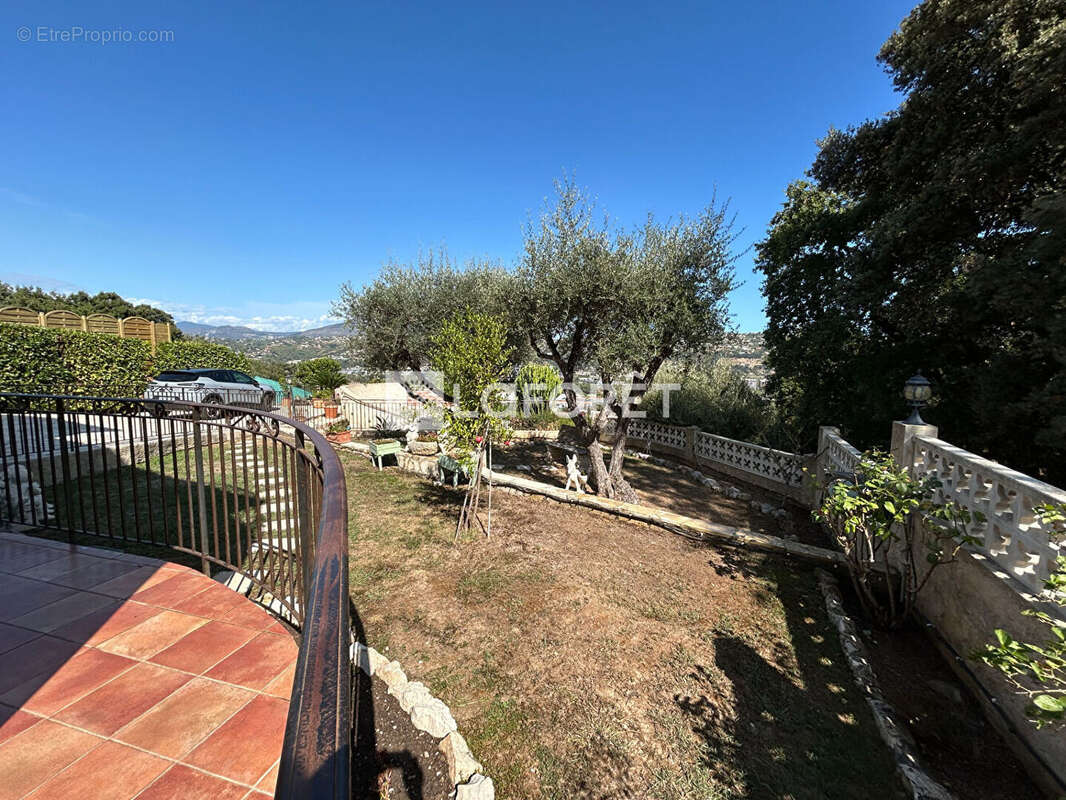 Maison à SAINT-LAURENT-DU-VAR