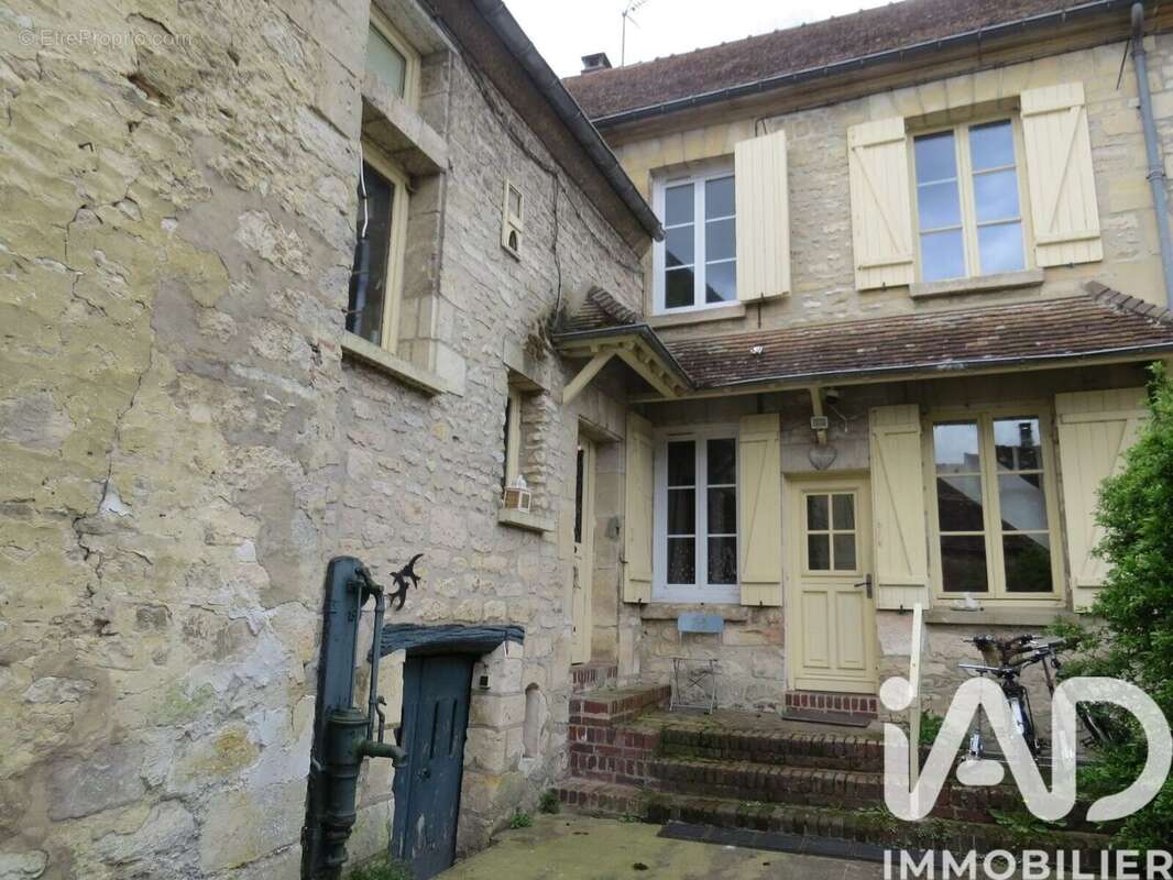Photo 1 - Maison à LIANCOURT-SAINT-PIERRE