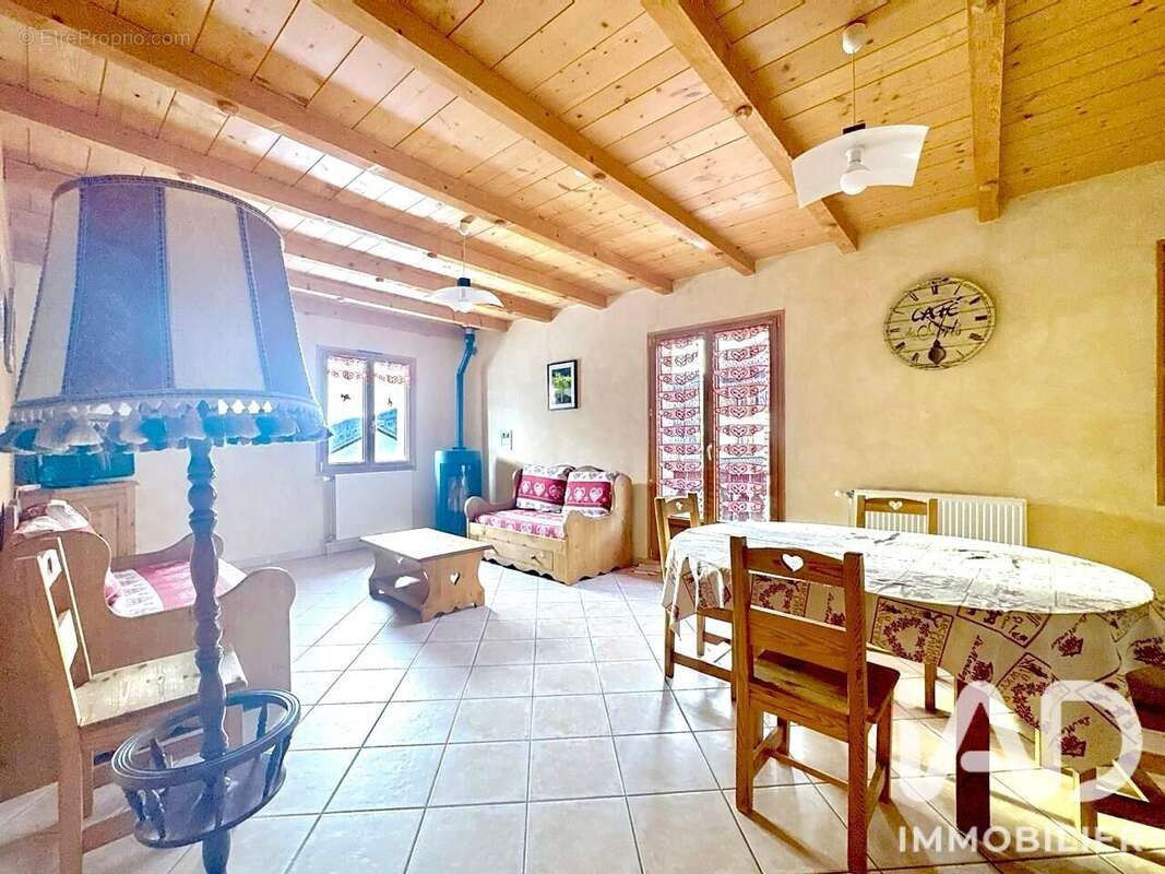 Appartement 445 m² à Bellefontaine  - photo 7