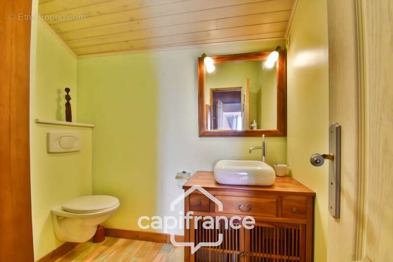 Maison charentaise à vendre 4 pièces LES EGLISES D'ARGENTEUIL (17)avec garage sur 1089m² de jardin arboré - photo 13