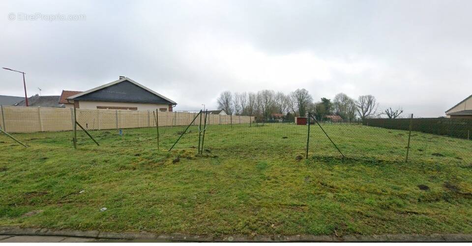 Terrain à NEUVILLETTE