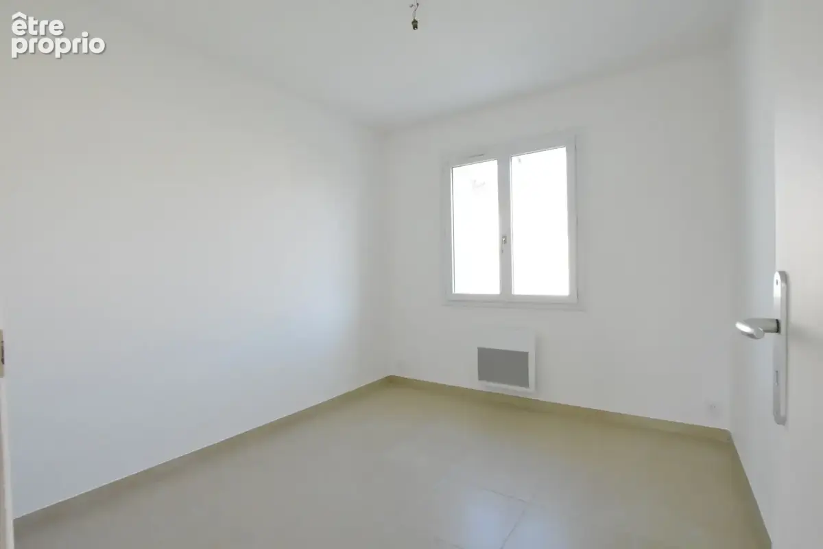 Bien sous compromis - prefailles - 3 chambres - photo 9